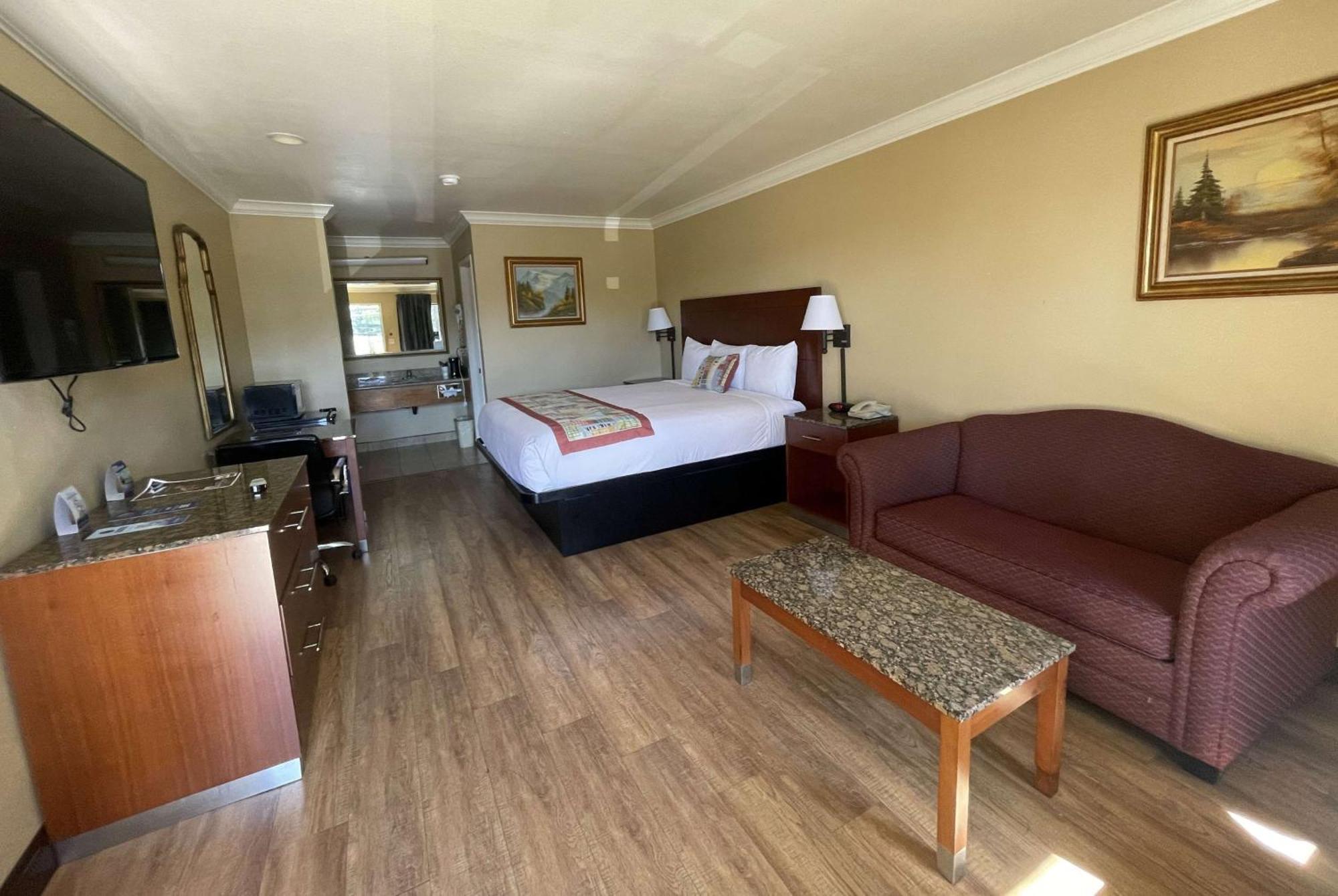 Travelodge By Wyndham Costa Mesa Newport Beach Hacienda Екстер'єр фото