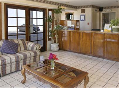 Travelodge By Wyndham Costa Mesa Newport Beach Hacienda Інтер'єр фото